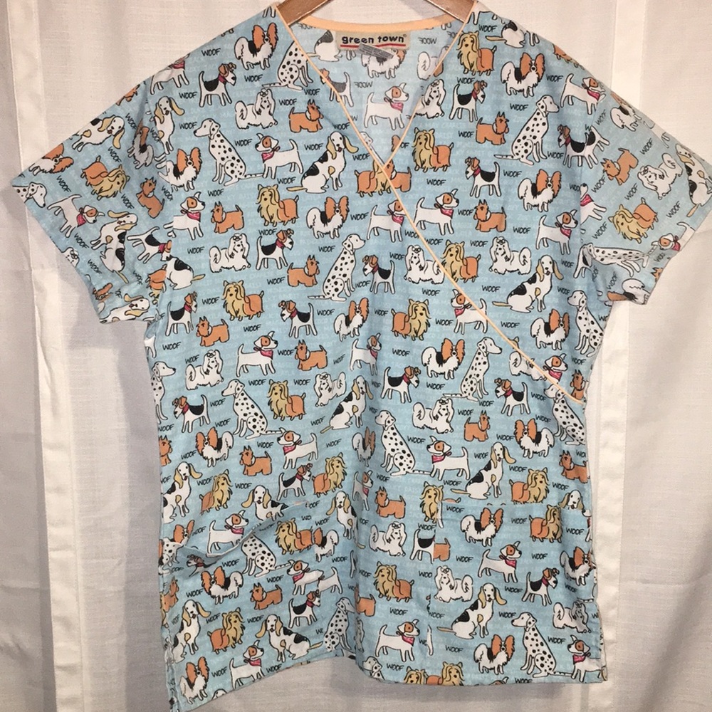 Dog scrub top by Greentown size small